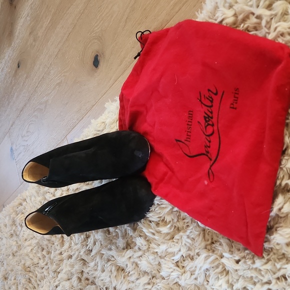 Christian Louboutin black suede Vicky booties - Picture 6 of 7